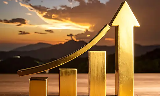Gold price rising with upward arrow symbolizing strong market growth and investment demand